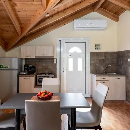 Maria's Sea View Apartment Mousata