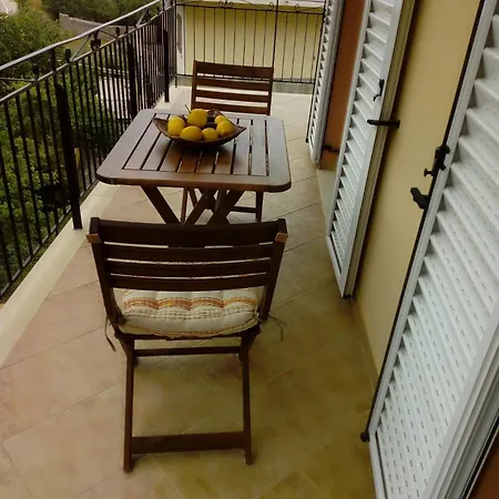 Maria's Sea View Apartment